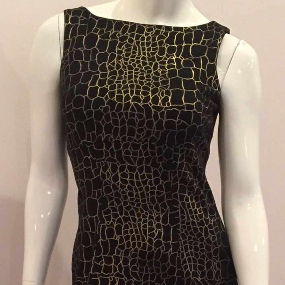 Black and gold patterned dress - Picture 4 of 7